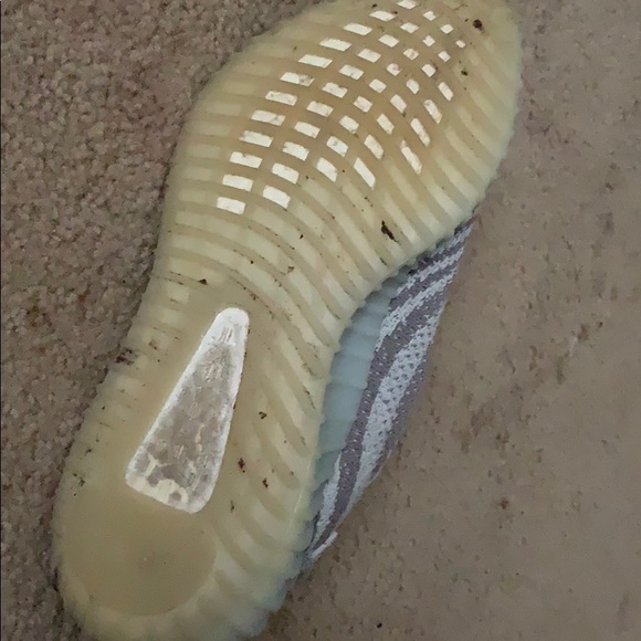 Yeezy boost 350 V2 - Picture 3 of 4